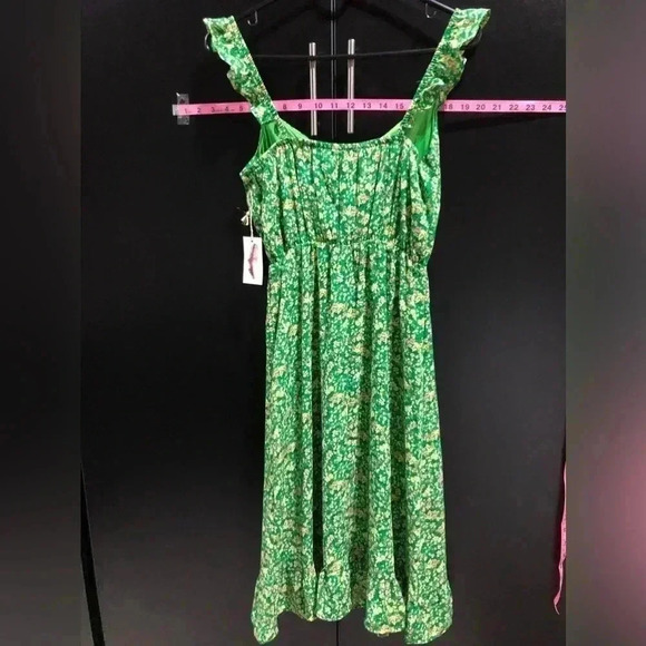 Jessica Simpson Sweetheart neck, floral, ruffle
Strap & hem line,lined,elastic - Picture 1 of 7